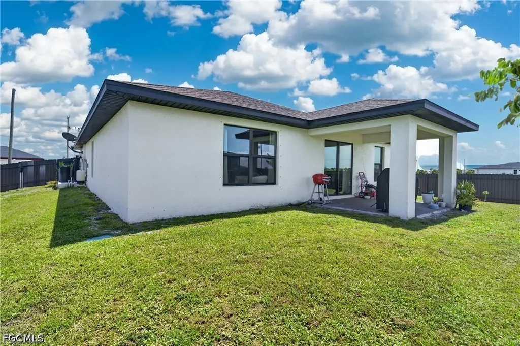 3903 NW 38th Street Cape Coral FL 33993