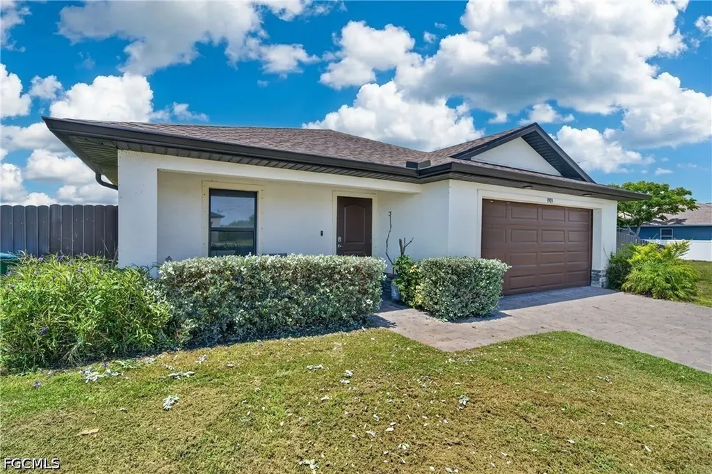 3903 NW 38th Street Cape Coral FL 33993
