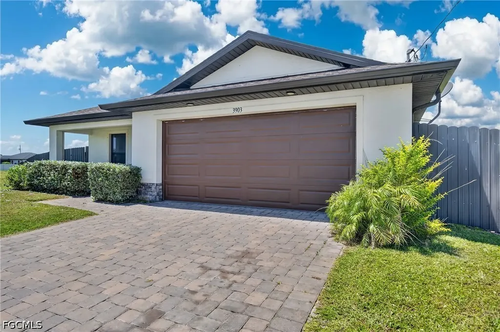3903 NW 38th Street Cape Coral FL 33993