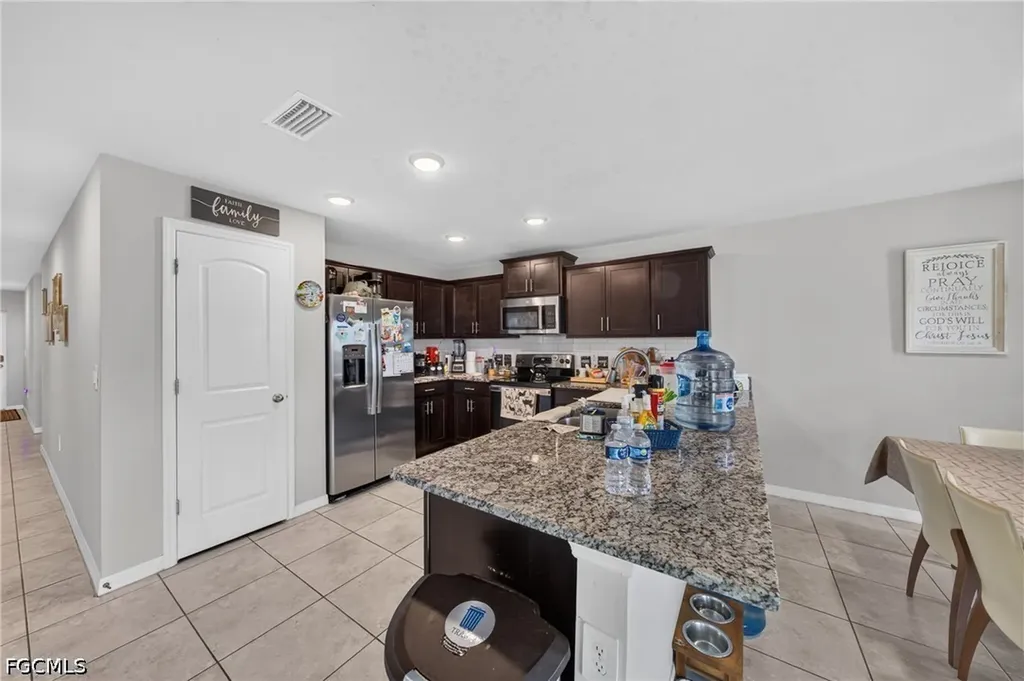 3903 NW 38th Street Cape Coral FL 33993