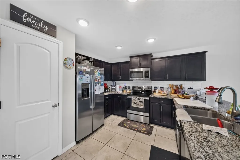 3903 NW 38th Street Cape Coral FL 33993