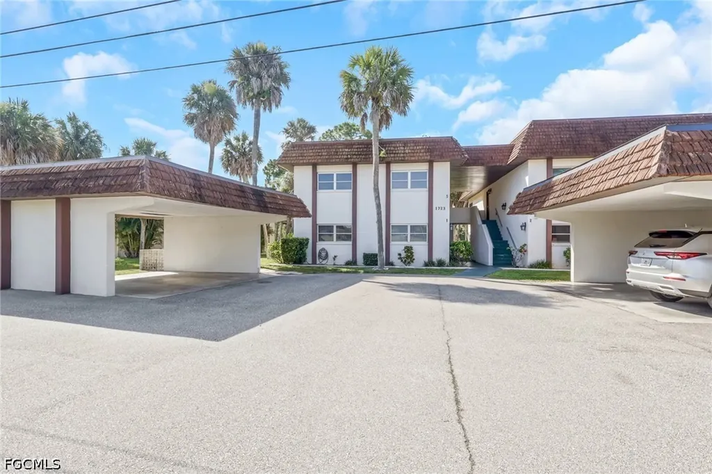 1723 Golf Club Drive North Fort Myers FL 33903