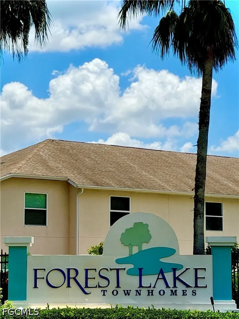 3618 Pine Oak Circle Fort Myers FL 33916