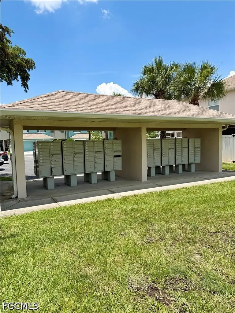 3618 Pine Oak Circle Fort Myers FL 33916