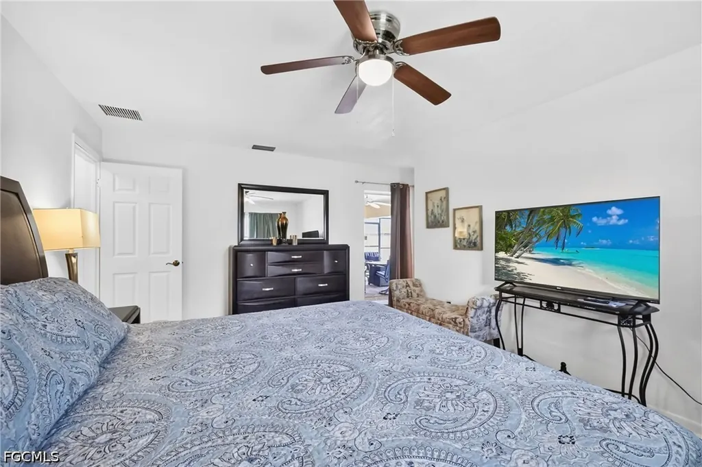 3937 SE 9th Court Cape Coral FL 33904