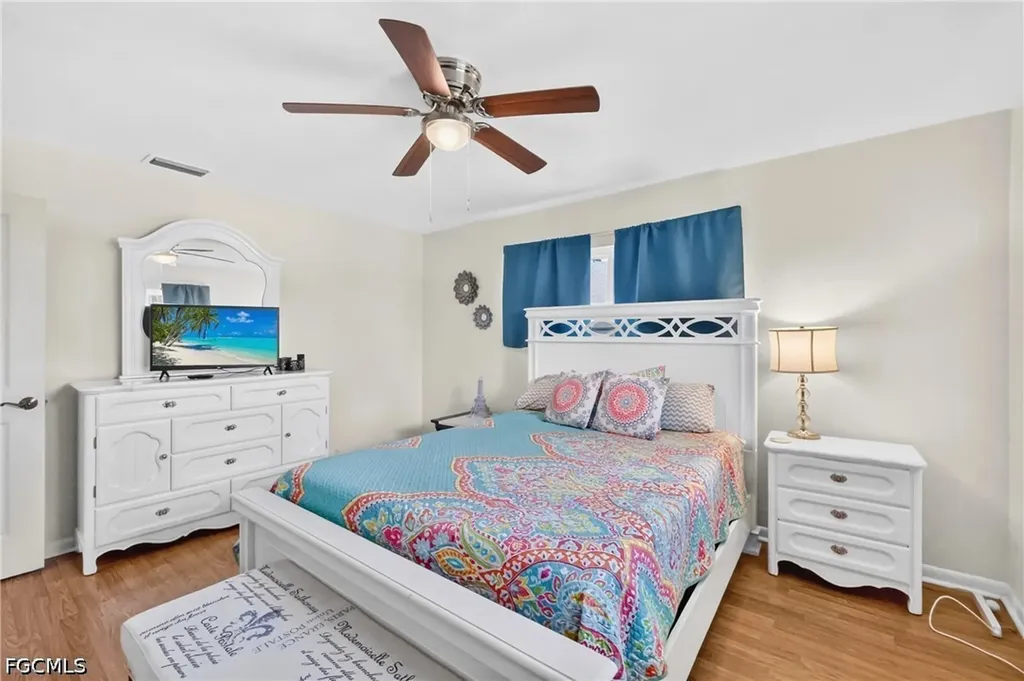 3937 SE 9th Court Cape Coral FL 33904