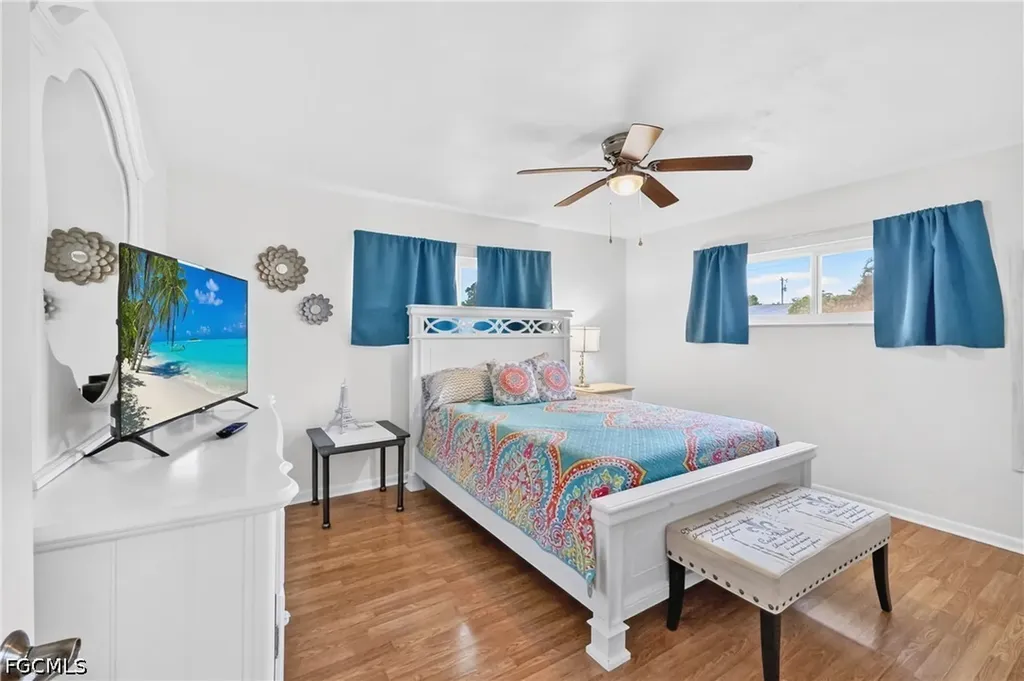 3937 SE 9th Court Cape Coral FL 33904