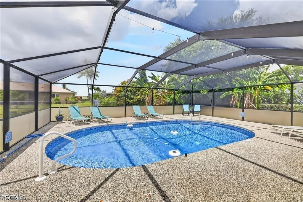 3937 SE 9th Court Cape Coral FL 33904