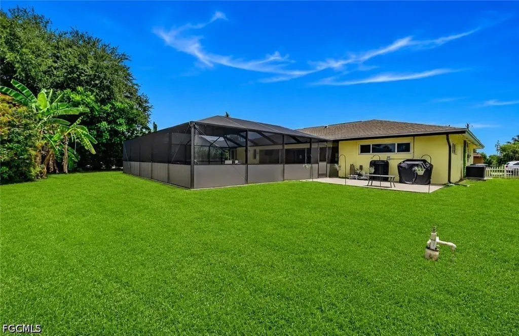 3937 SE 9th Court Cape Coral FL 33904