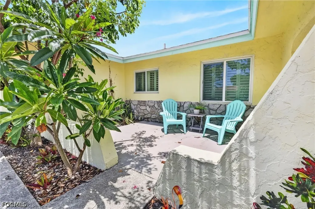 3937 SE 9th Court Cape Coral FL 33904
