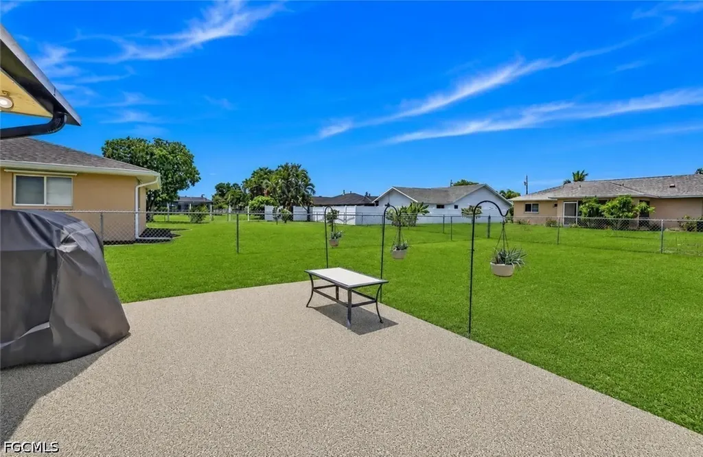3937 SE 9th Court Cape Coral FL 33904