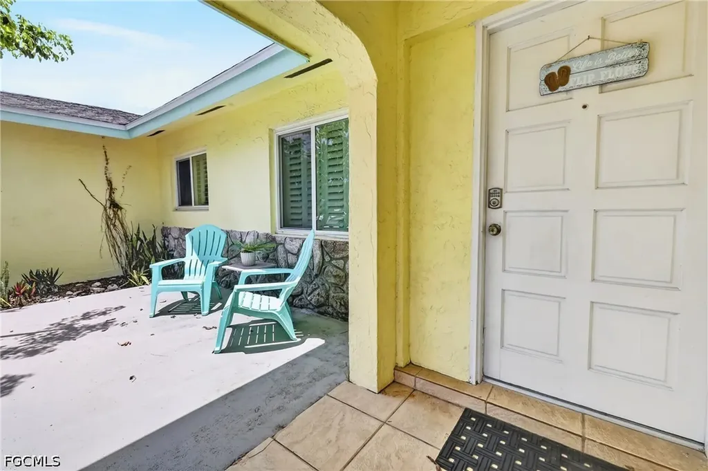 3937 SE 9th Court Cape Coral FL 33904