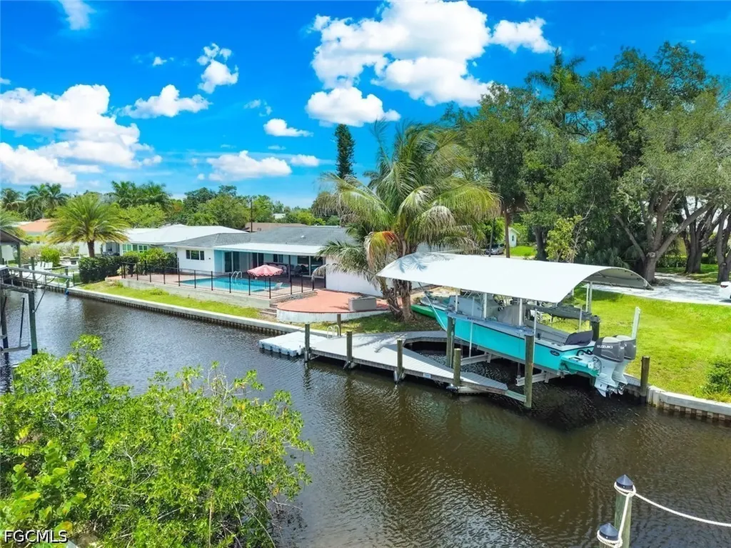 1040 Edgemere Drive Fort Myers FL 33919