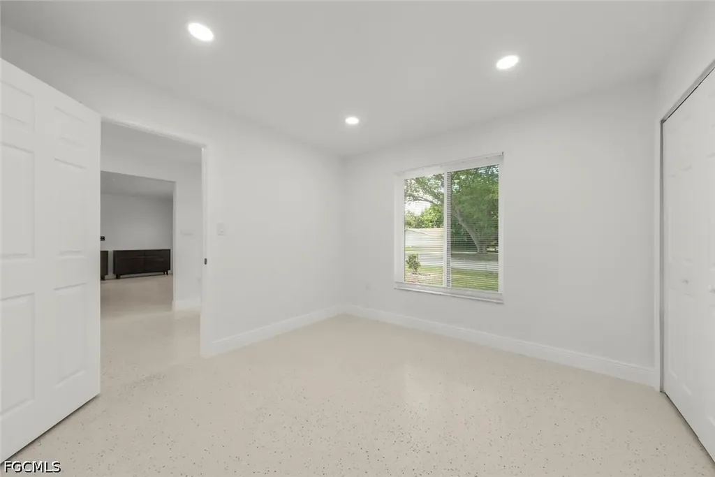 1040 Edgemere Drive Fort Myers FL 33919