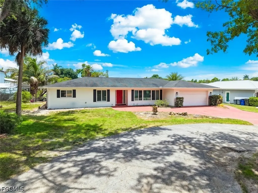 1040 Edgemere Drive Fort Myers FL 33919