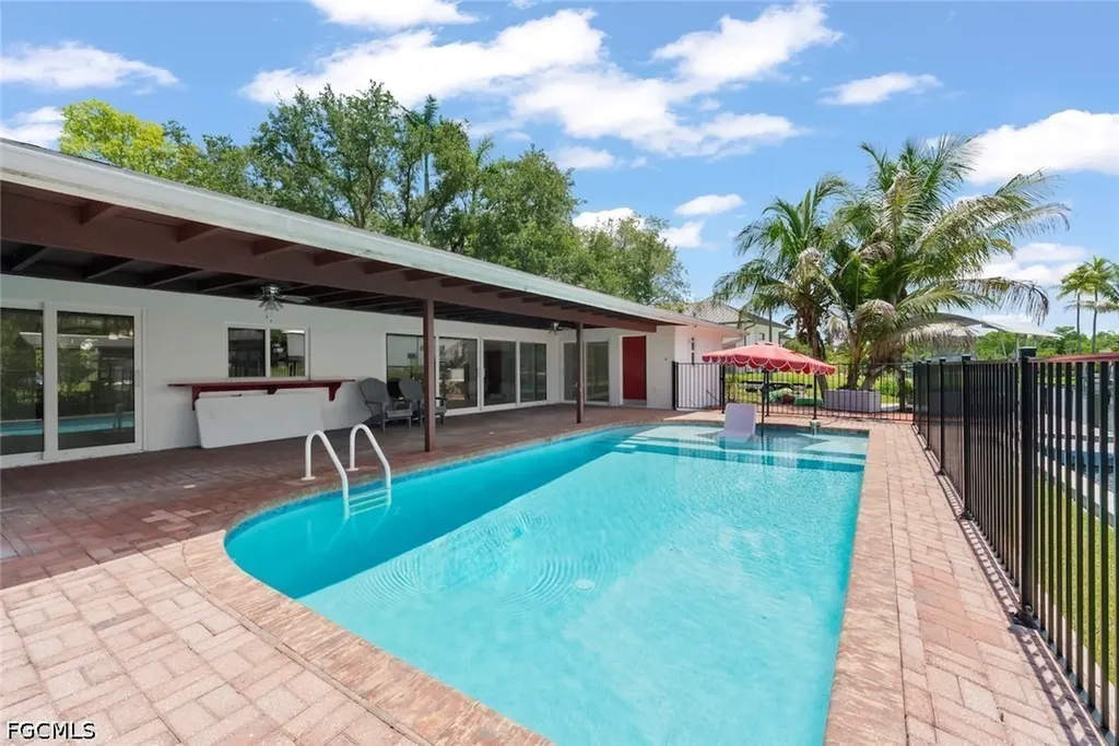 1040 Edgemere Drive Fort Myers FL 33919