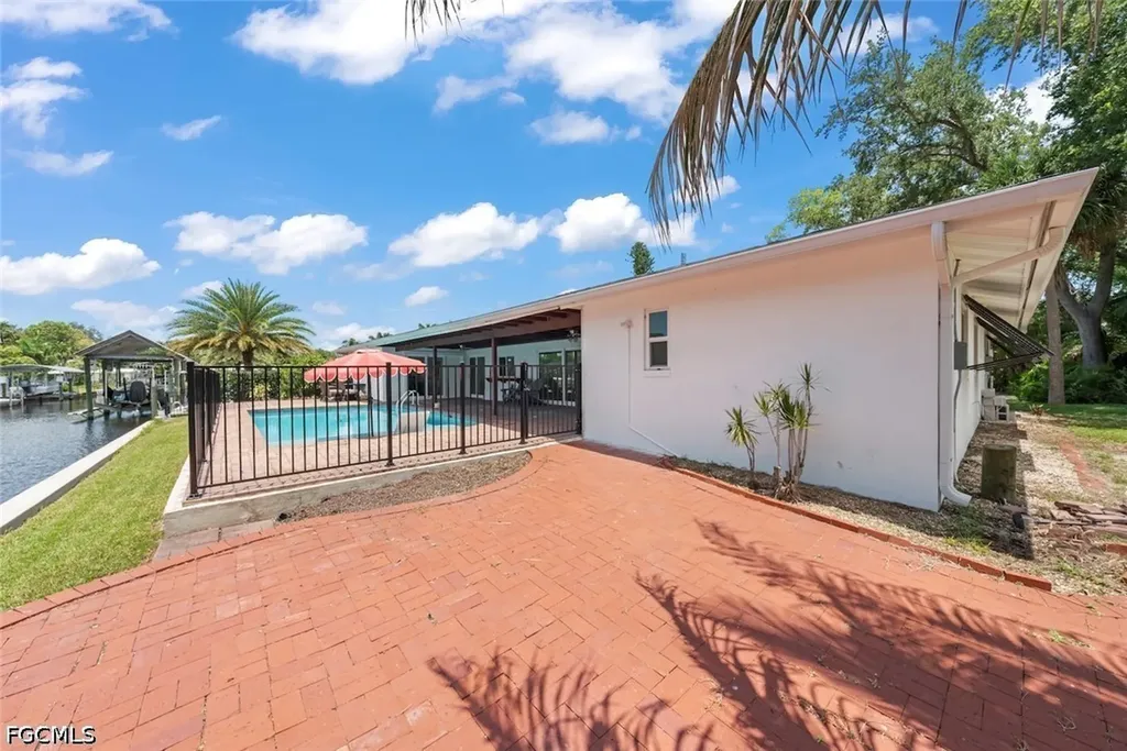 1040 Edgemere Drive Fort Myers FL 33919