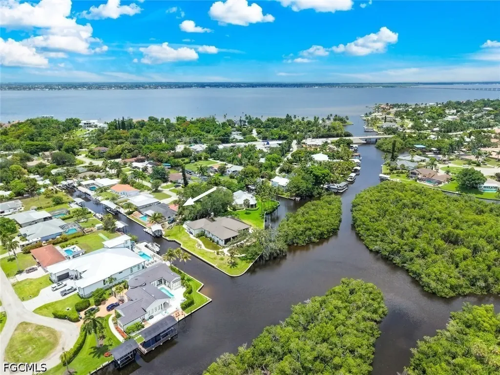 1040 Edgemere Drive Fort Myers FL 33919