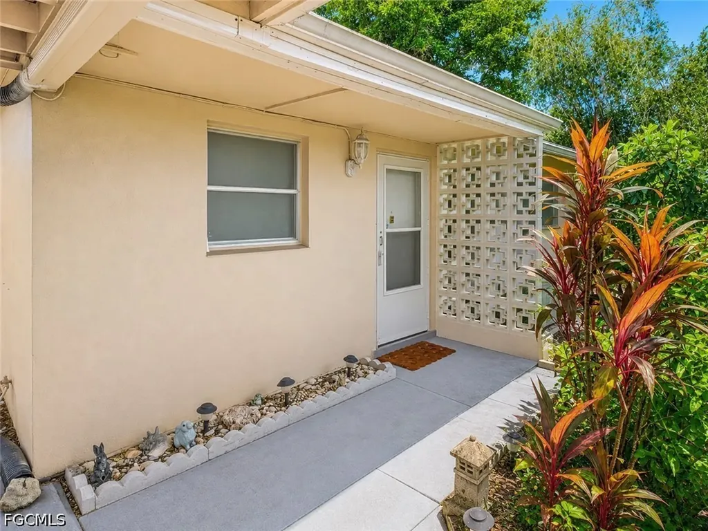 2214 Gladiola Drive Lehigh Acres FL 33936