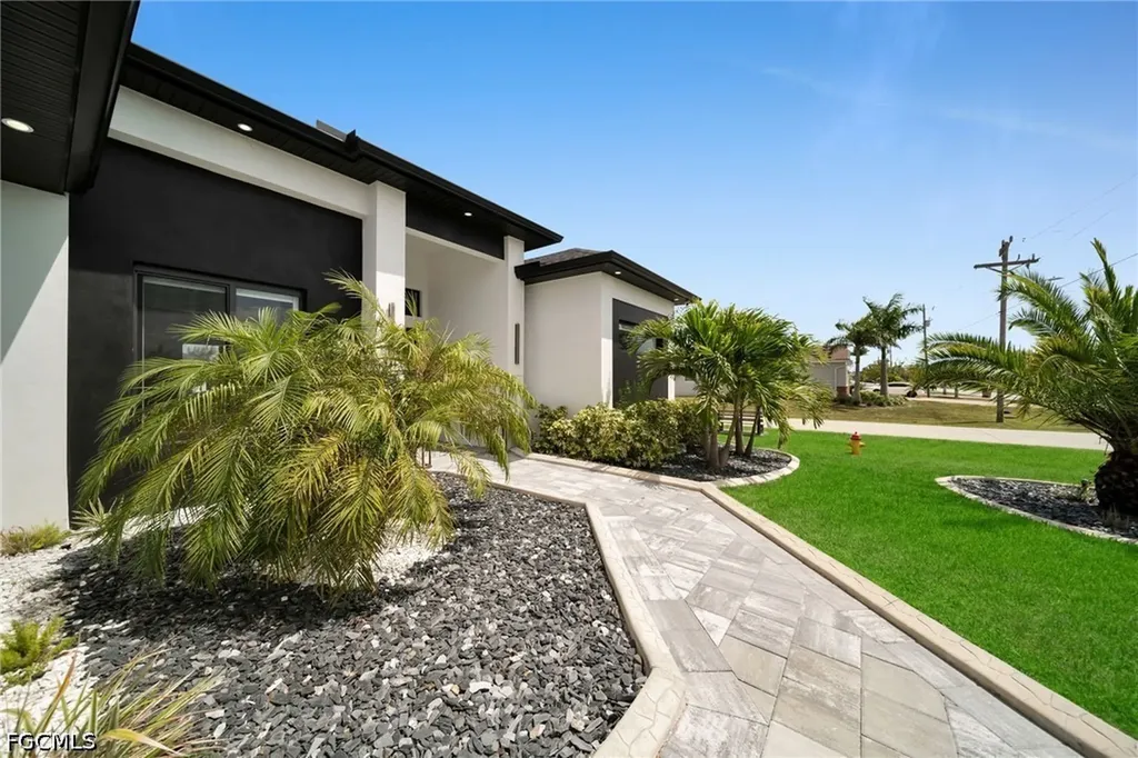 3009 SW 16th Place Cape Coral FL 33914