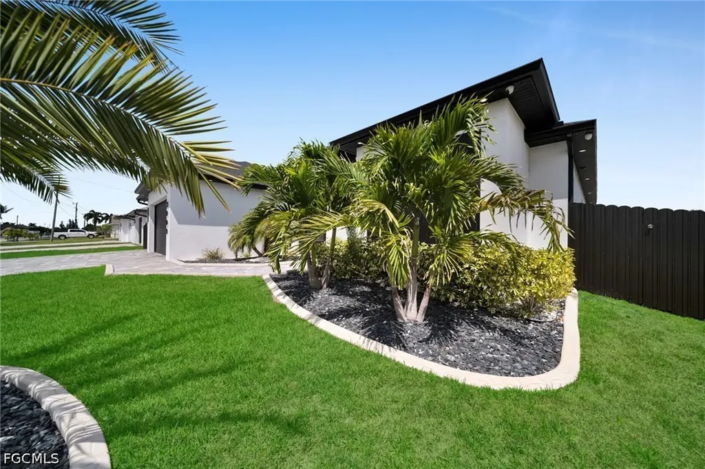 3009 SW 16th Place Cape Coral FL 33914