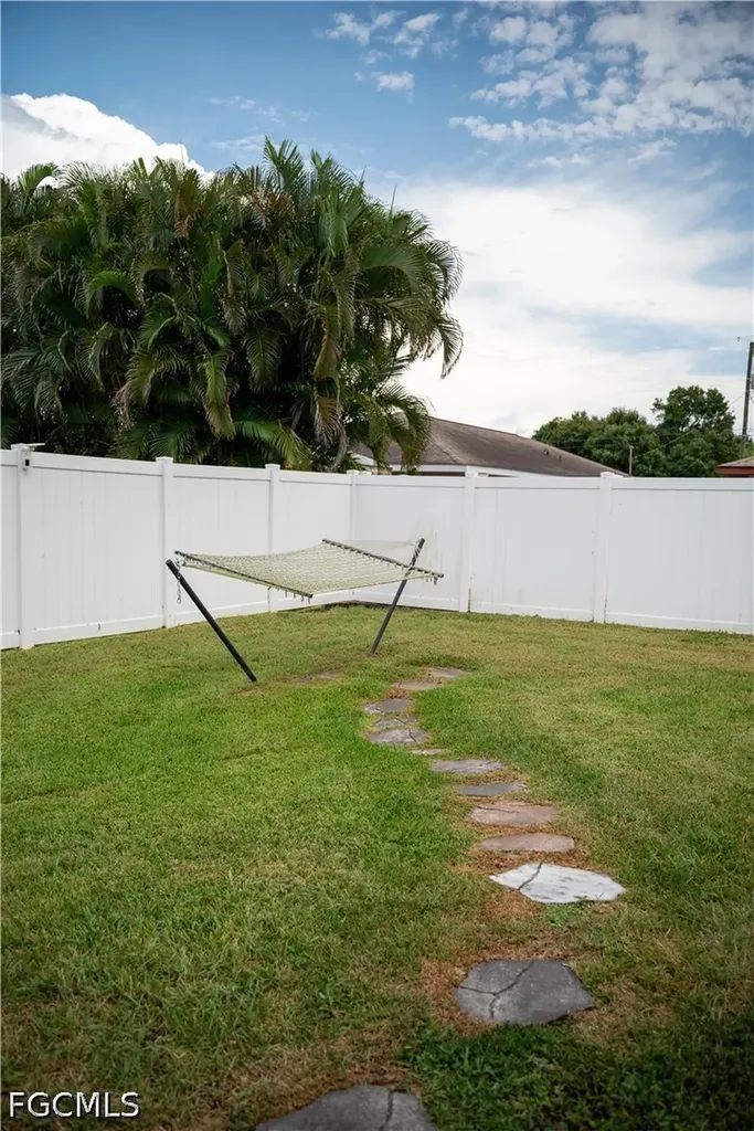 1422 SE 18th Street Cape Coral FL 33990