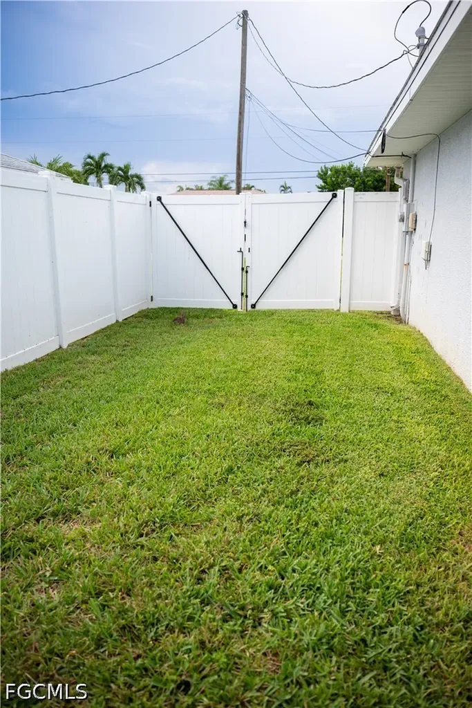 1422 SE 18th Street Cape Coral FL 33990