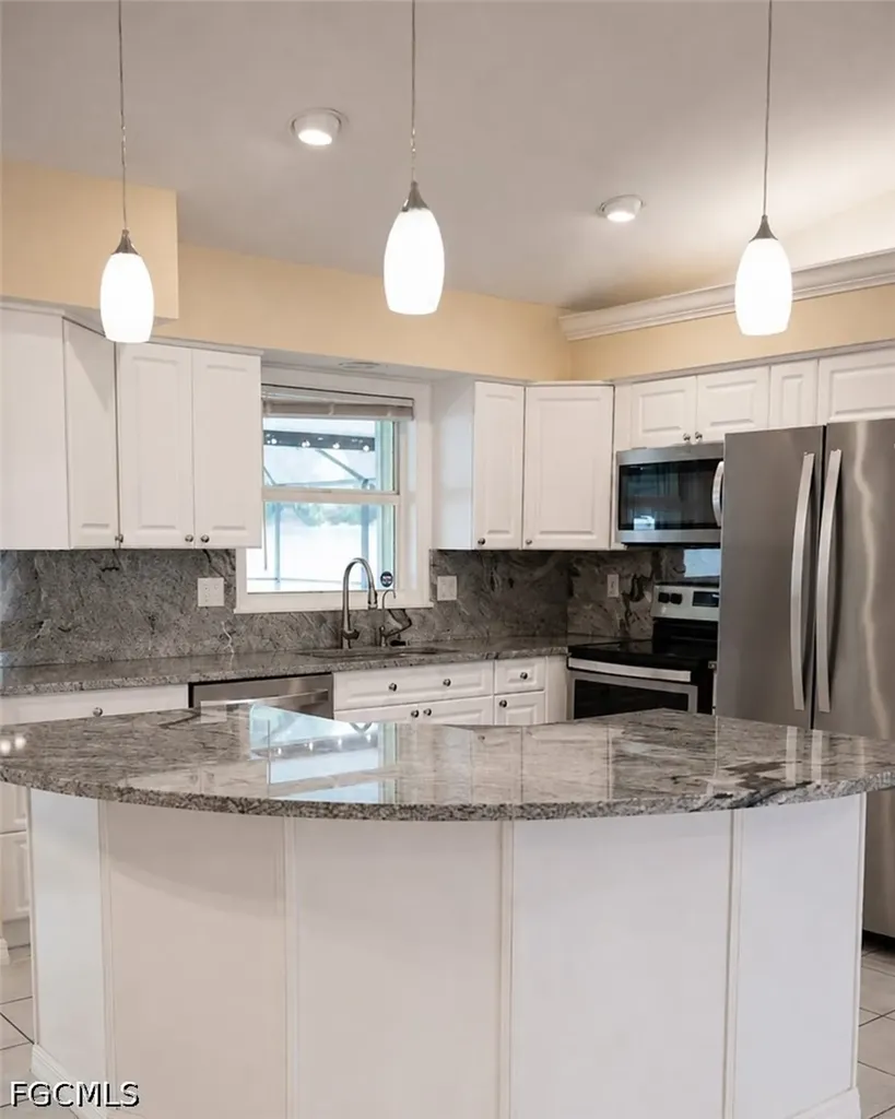 1422 SE 18th Street Cape Coral FL 33990