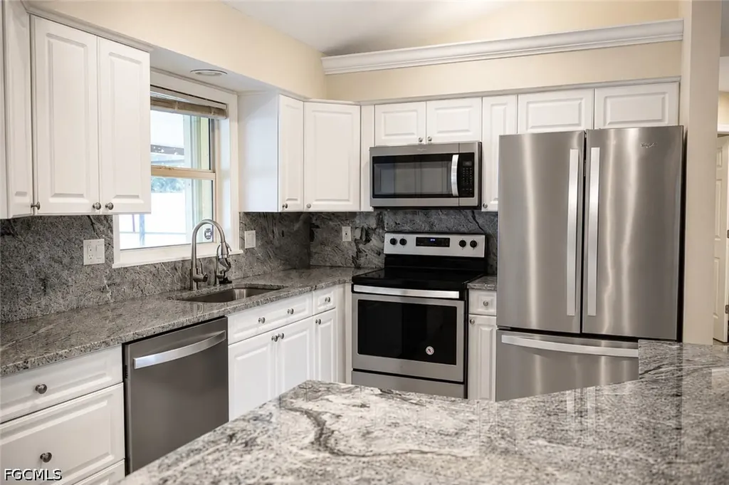 1422 SE 18th Street Cape Coral FL 33990
