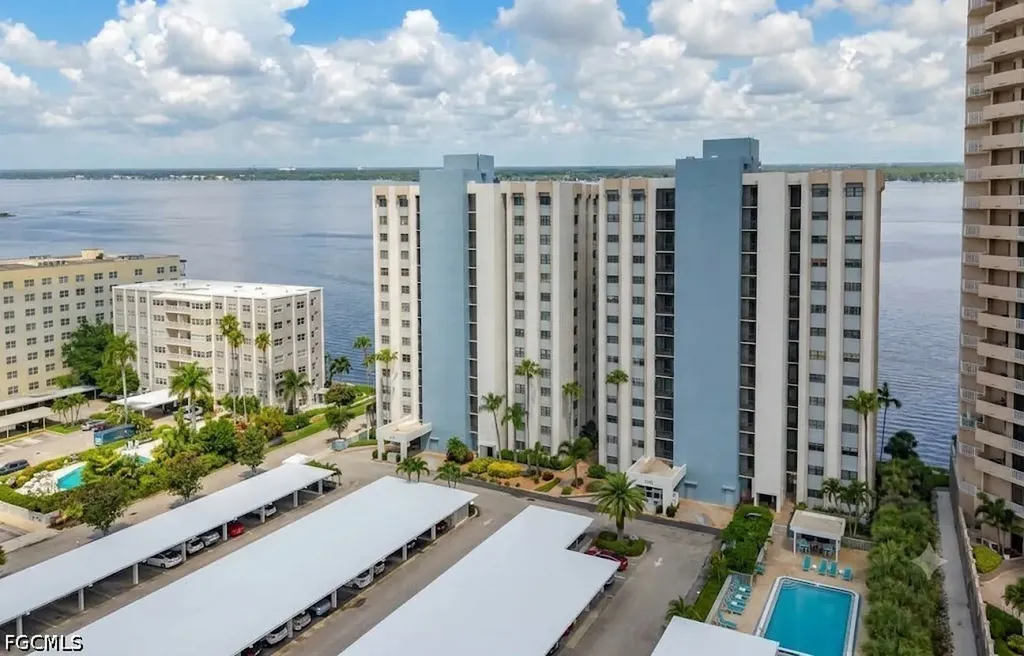 1901 Clifford Street Fort Myers FL 33901