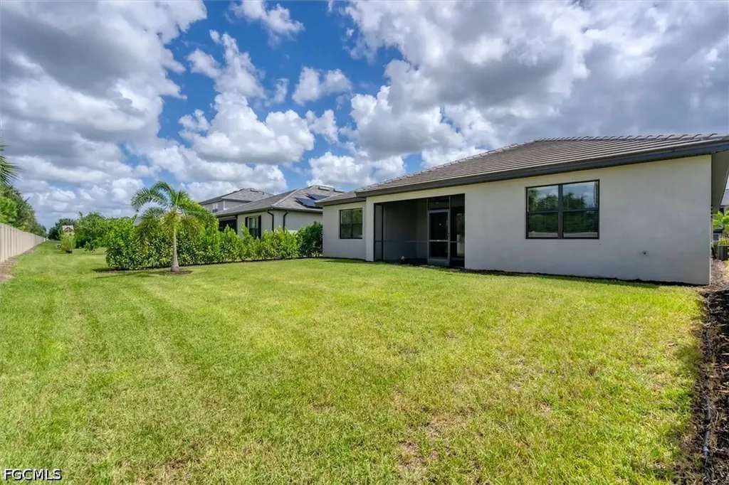 11368 Canopy Loop Fort Myers FL 33913