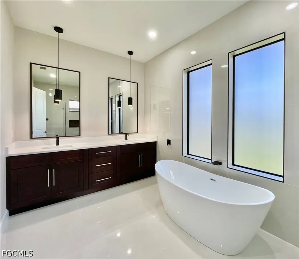 2341 NW 38th Place Cape Coral FL 33993