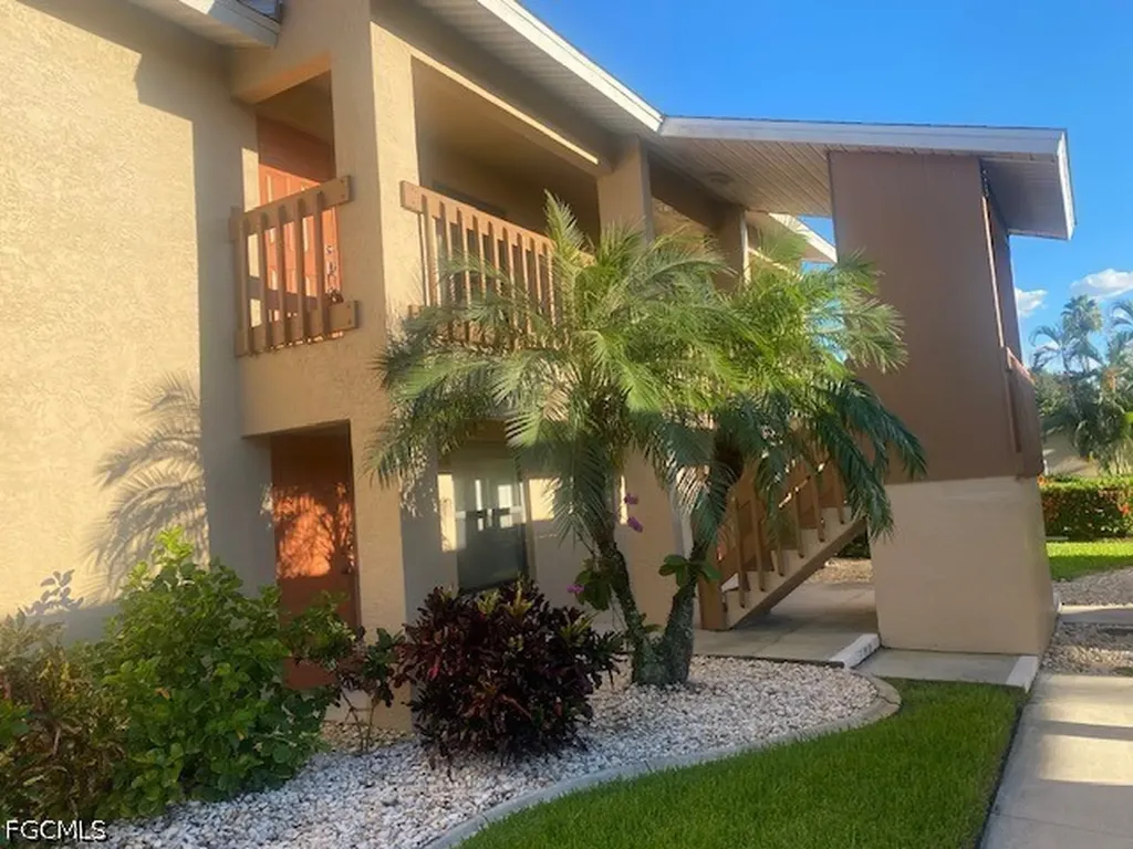 15390 Moonraker Court North Fort Myers FL 33917