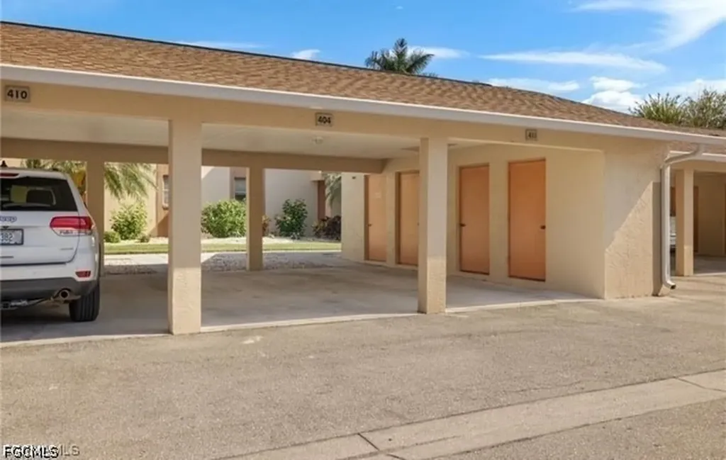 15390 Moonraker Court North Fort Myers FL 33917