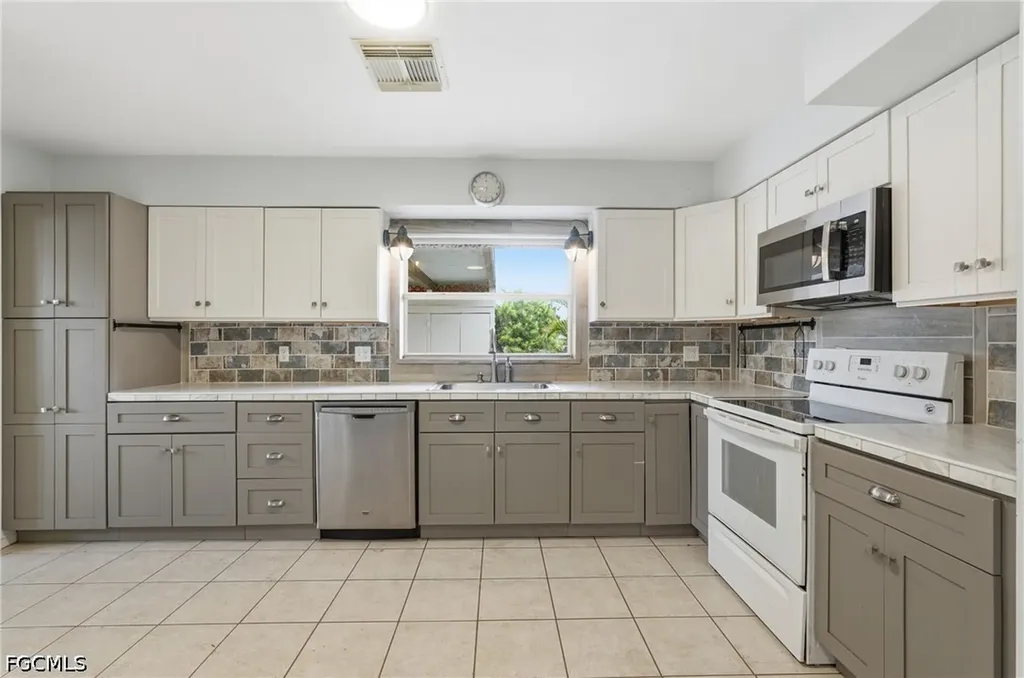 4430 Orange Grove Boulevard North Fort Myers FL 33903