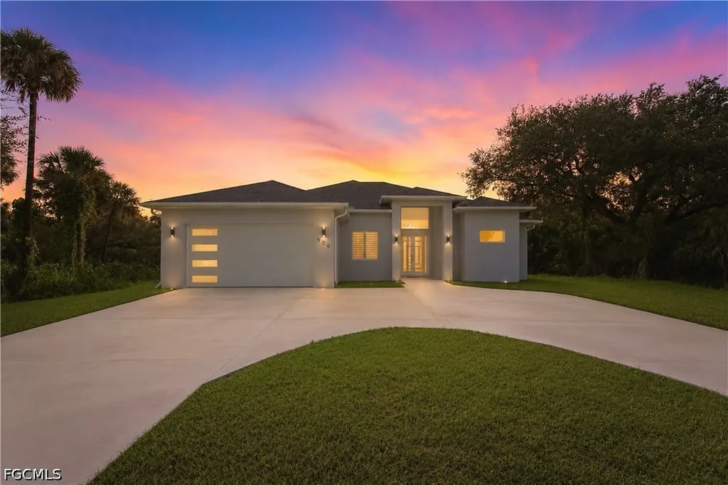 520 Cortez Avenue Lehigh Acres FL 33972