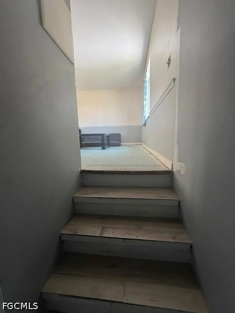 8096 Albatross Road Fort Myers FL 33967