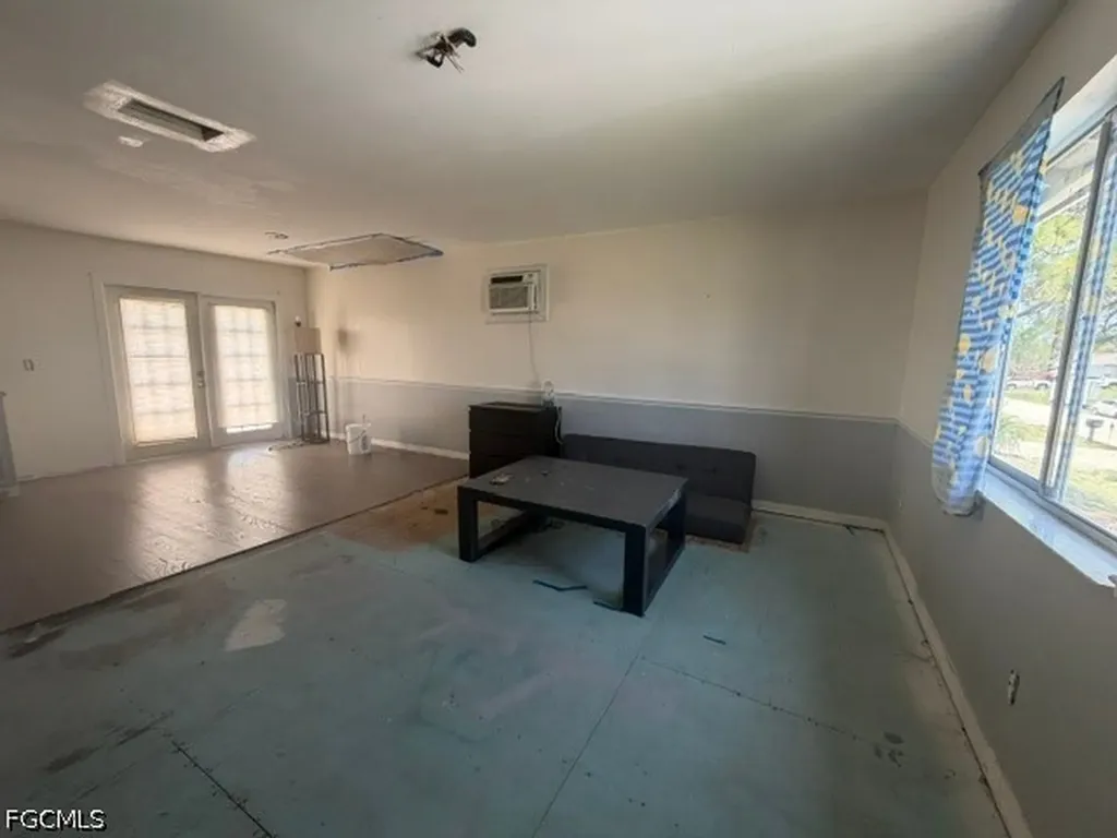8096 Albatross Road Fort Myers FL 33967