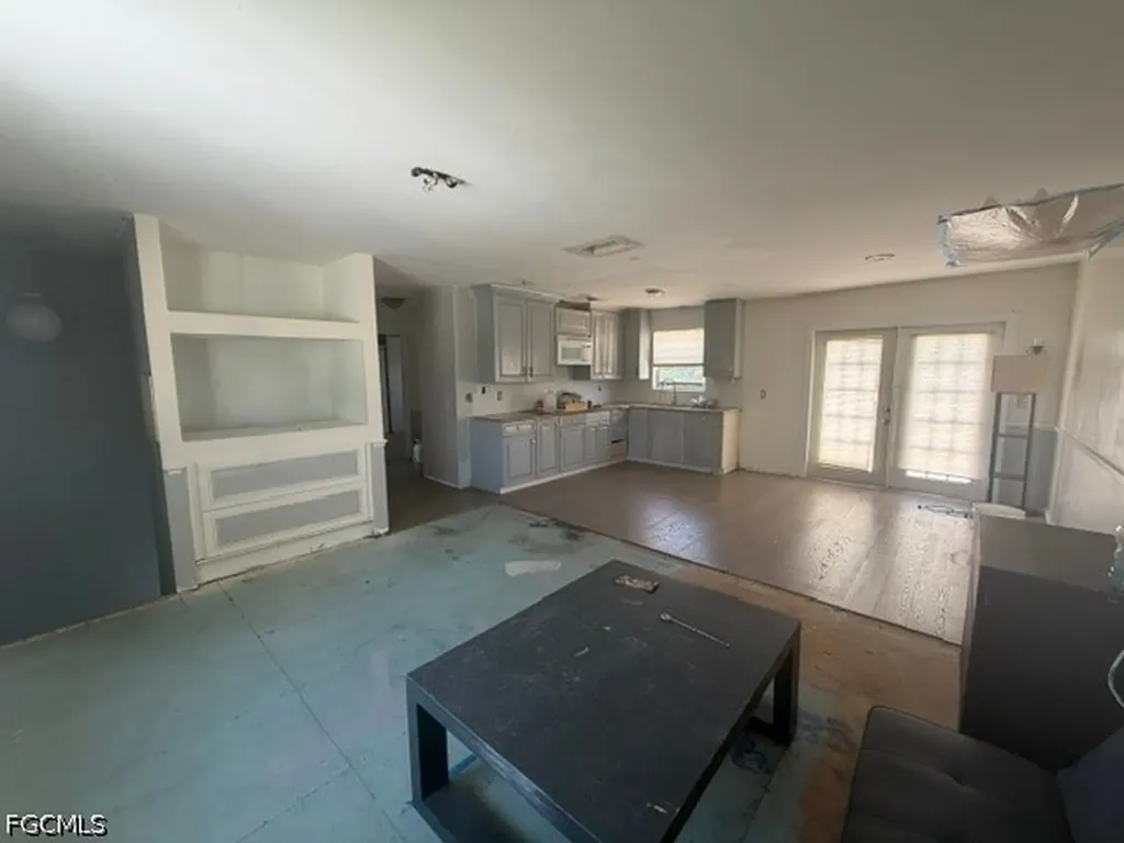 8096 Albatross Road Fort Myers FL 33967