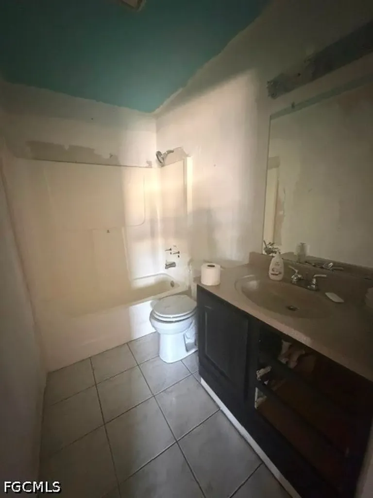 8096 Albatross Road Fort Myers FL 33967