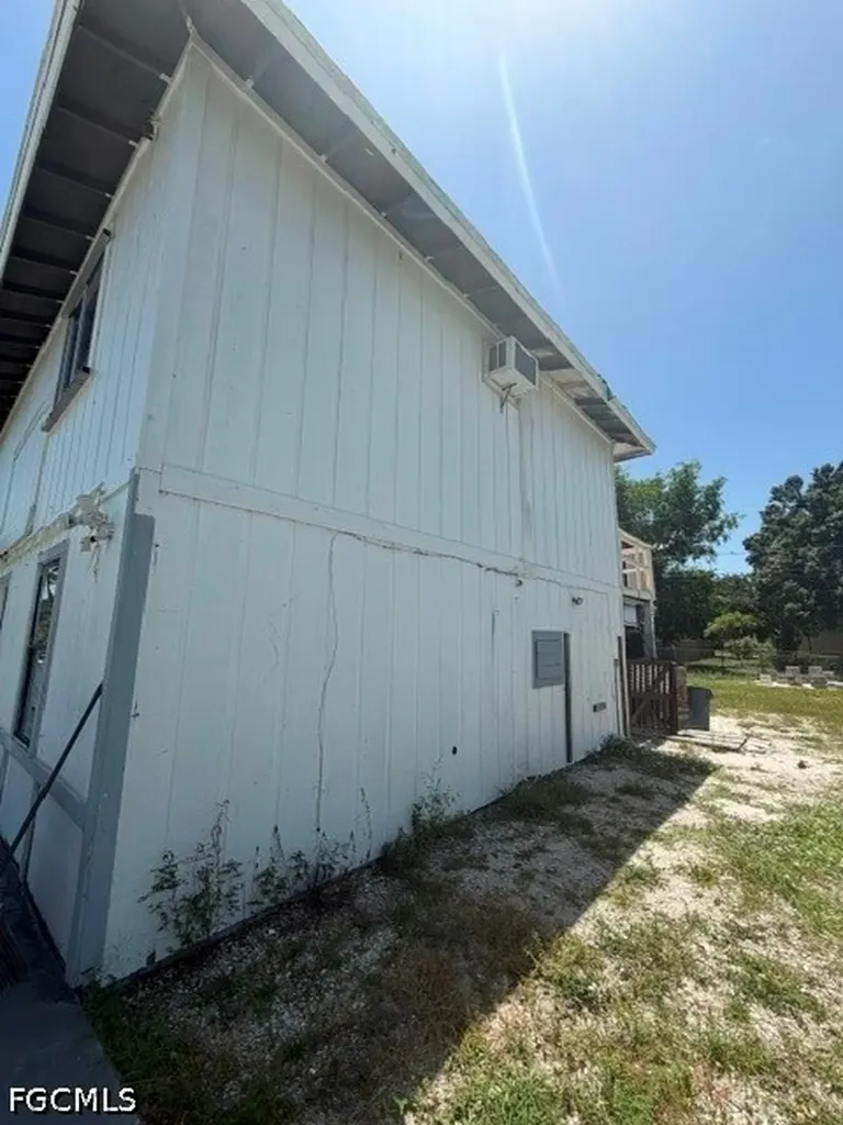 8096 Albatross Road Fort Myers FL 33967