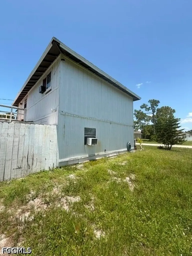 8096 Albatross Road Fort Myers FL 33967