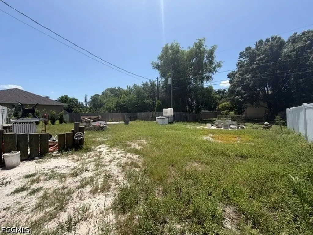 8096 Albatross Road Fort Myers FL 33967