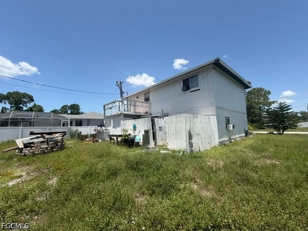 8096 Albatross Road Fort Myers FL 33967