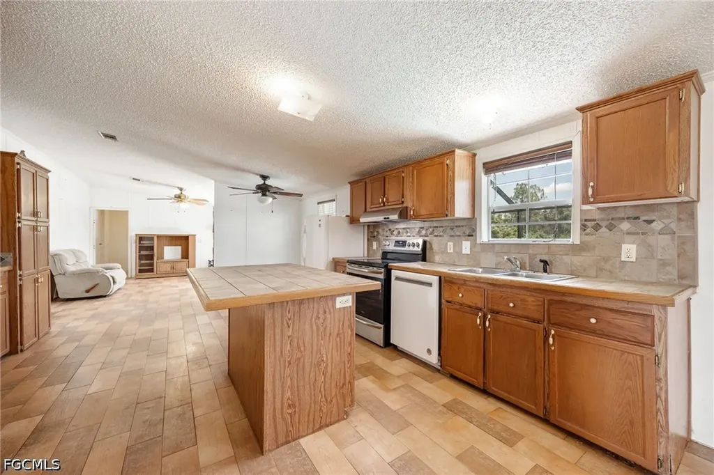 10550 Sharon Drive North Fort Myers FL 33917