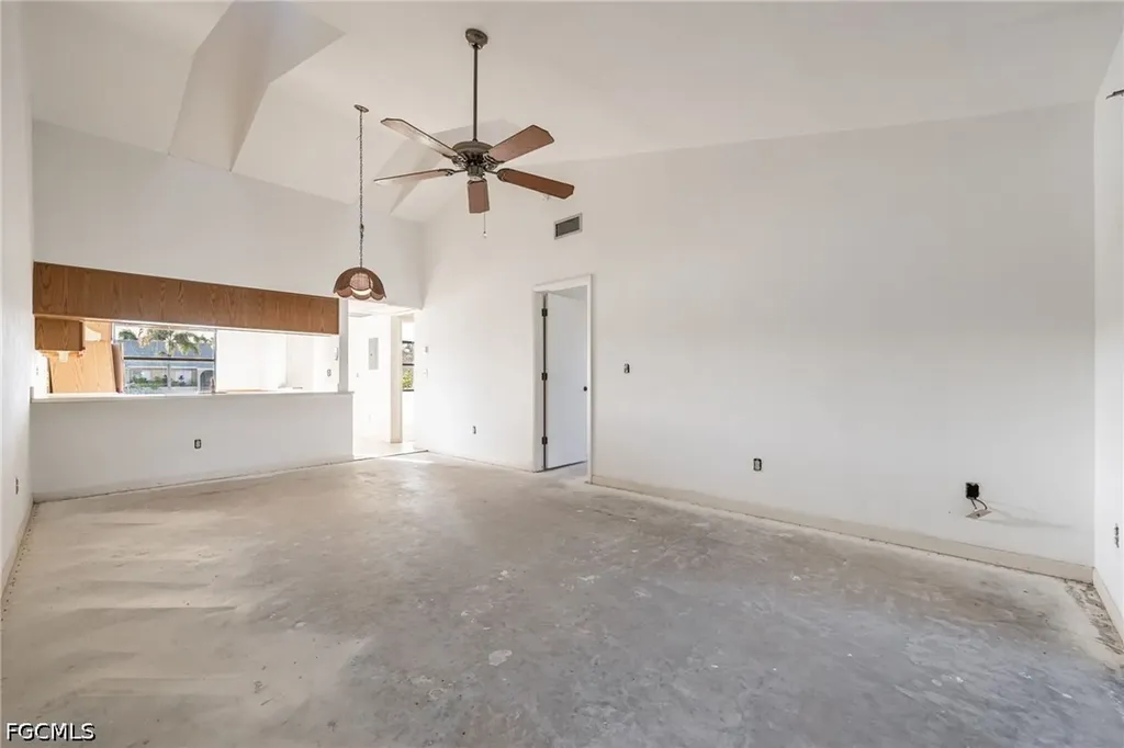 3742 SW 8th Court Cape Coral FL 33914