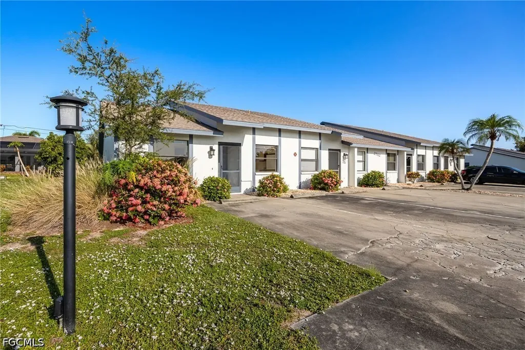 3742 SW 8th Court Cape Coral FL 33914