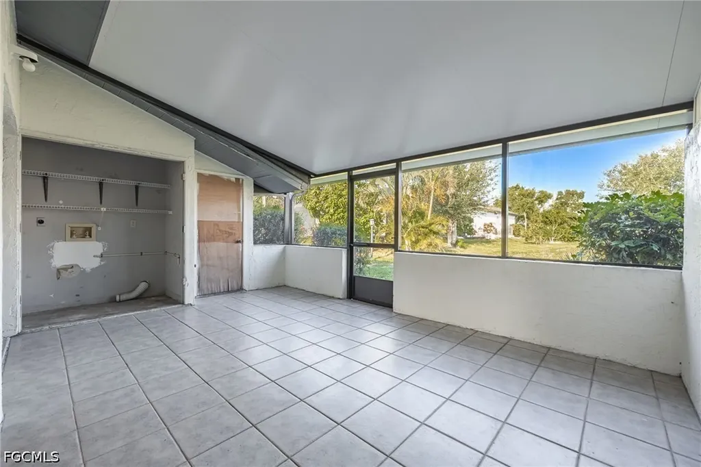 3742 SW 8th Court Cape Coral FL 33914