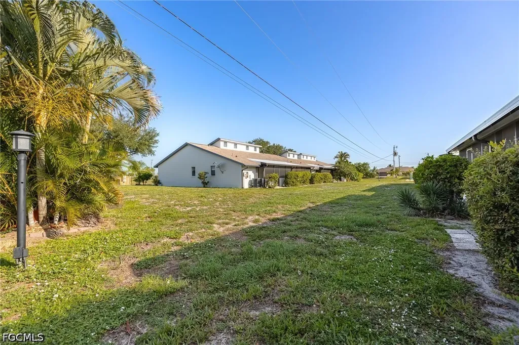 3742 SW 8th Court Cape Coral FL 33914