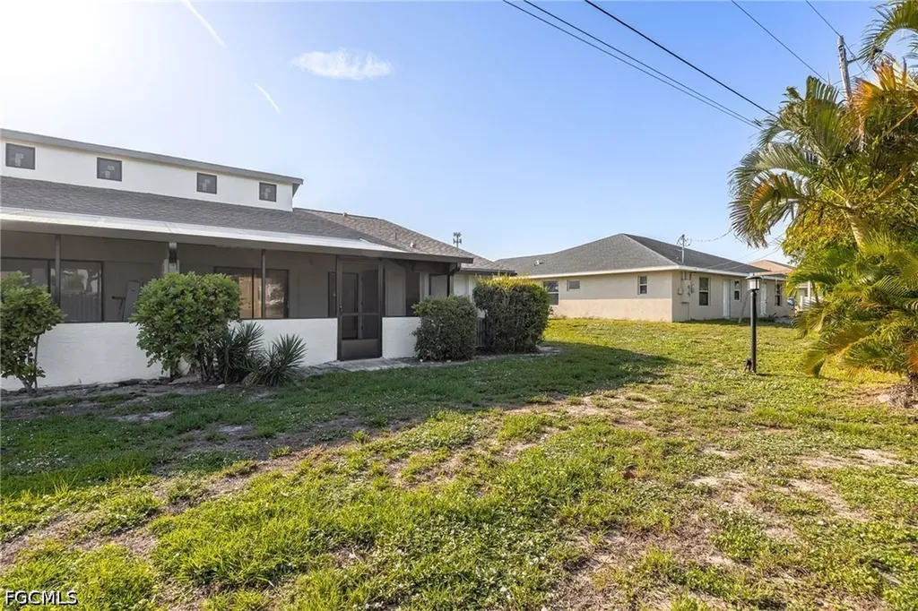 3742 SW 8th Court Cape Coral FL 33914